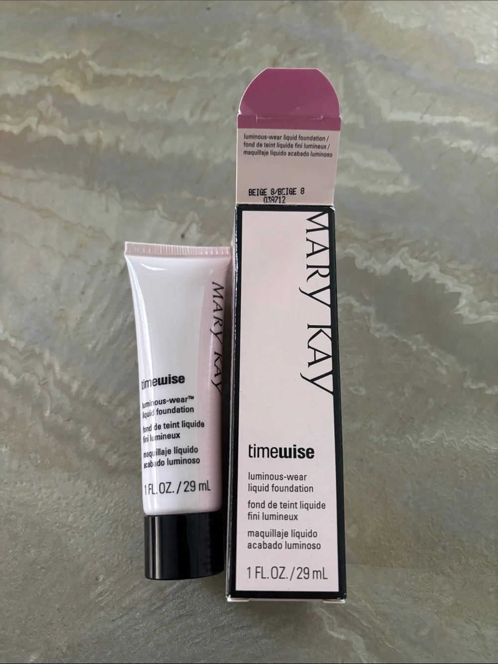 Mary Kay Timewise BEIGE 8 luminous-wear liquid foundation / New in Box